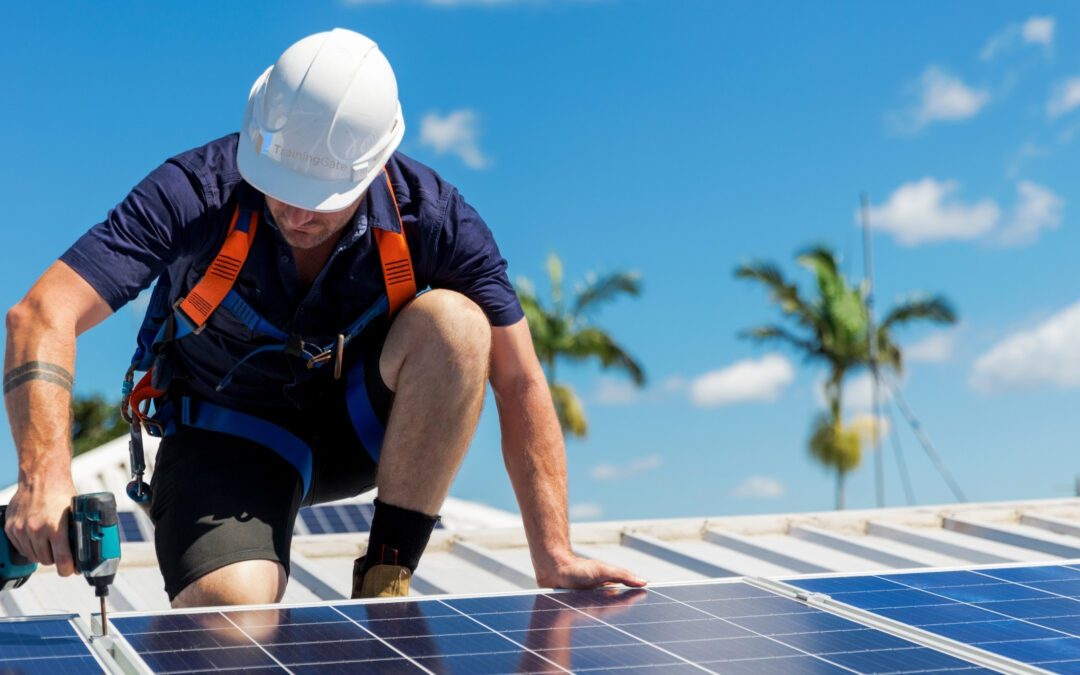 Solar Install Course: Why More Electricians Are Choosing To Study Online